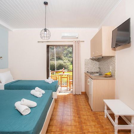 Eros Appartments Kalamítsi Екстериор снимка