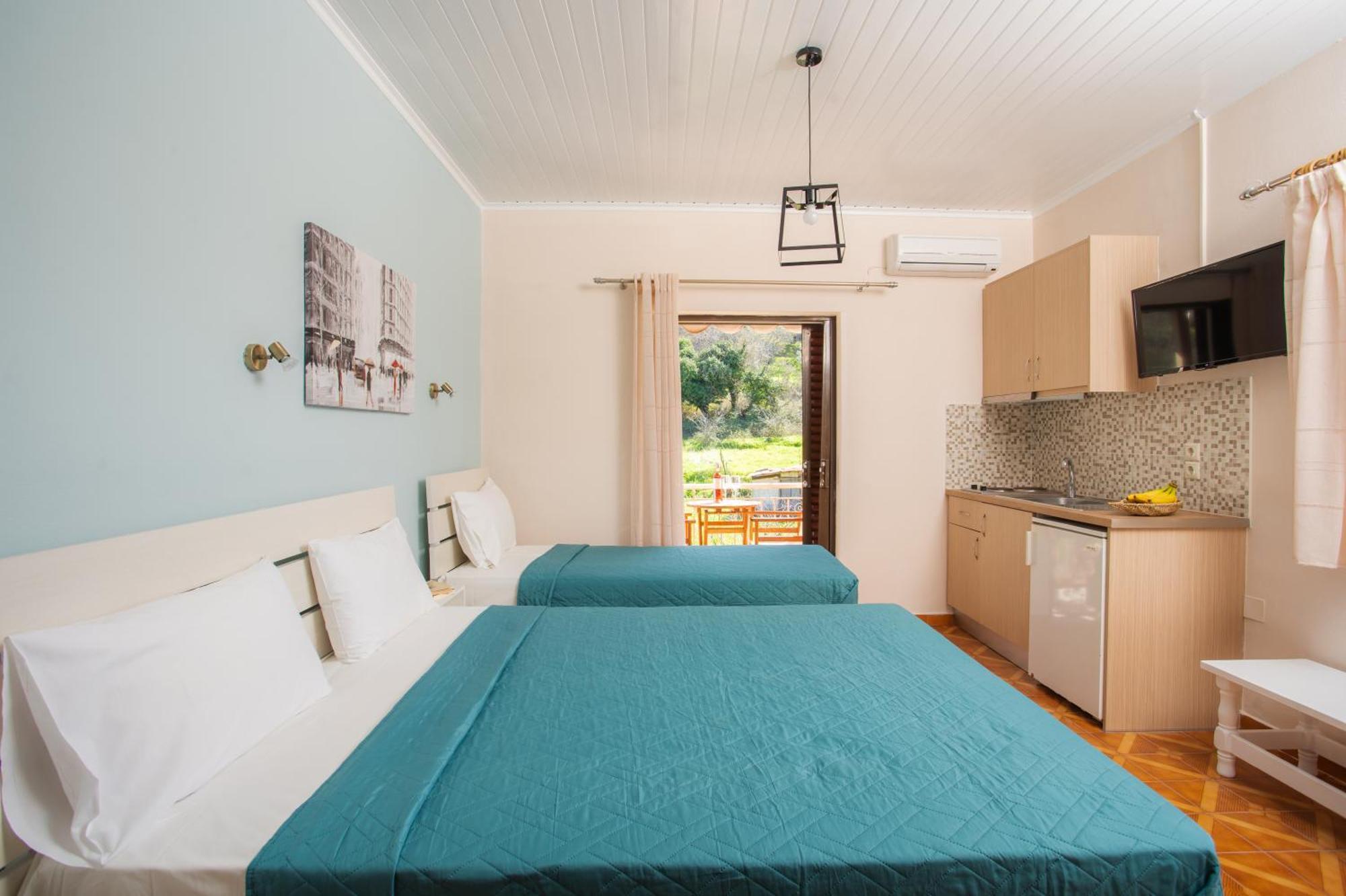 Eros Appartments Kalamítsi Екстериор снимка