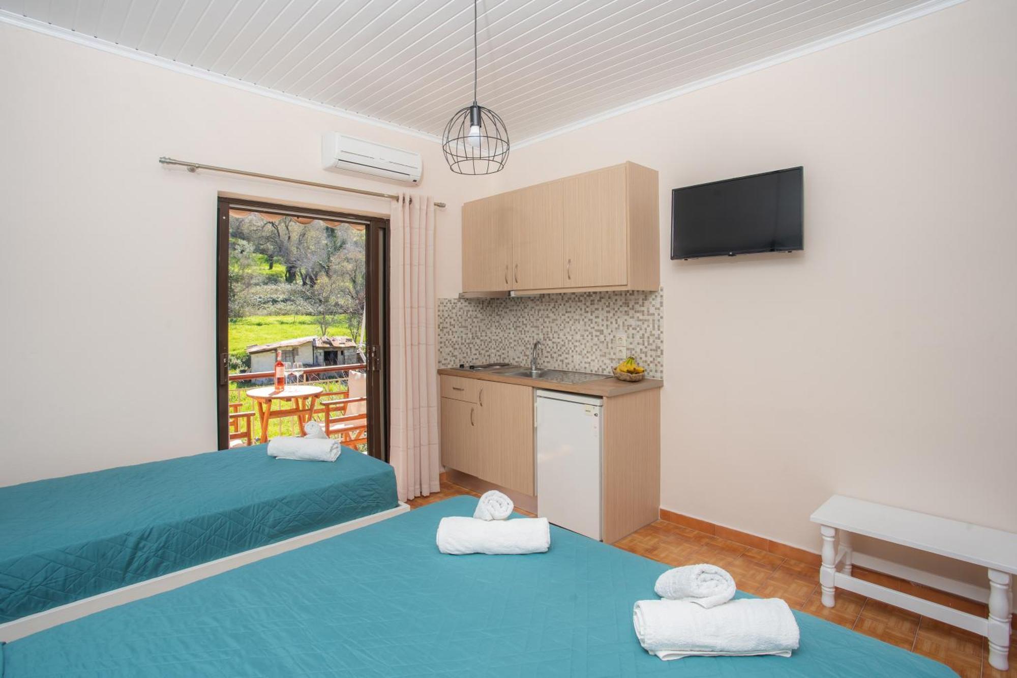 Eros Appartments Kalamítsi Екстериор снимка