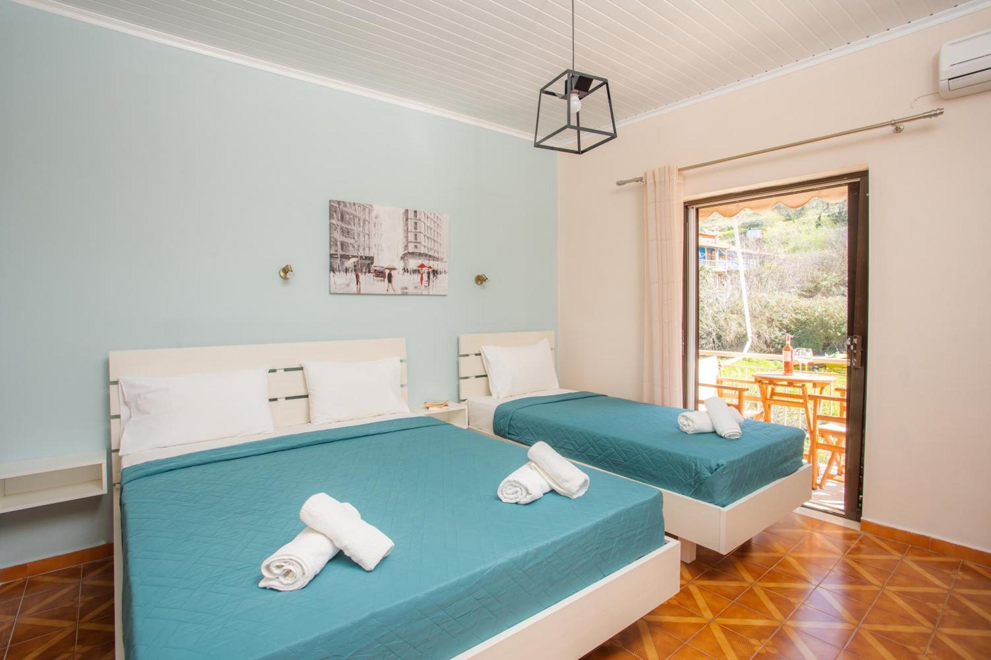 Eros Appartments Kalamítsi Екстериор снимка