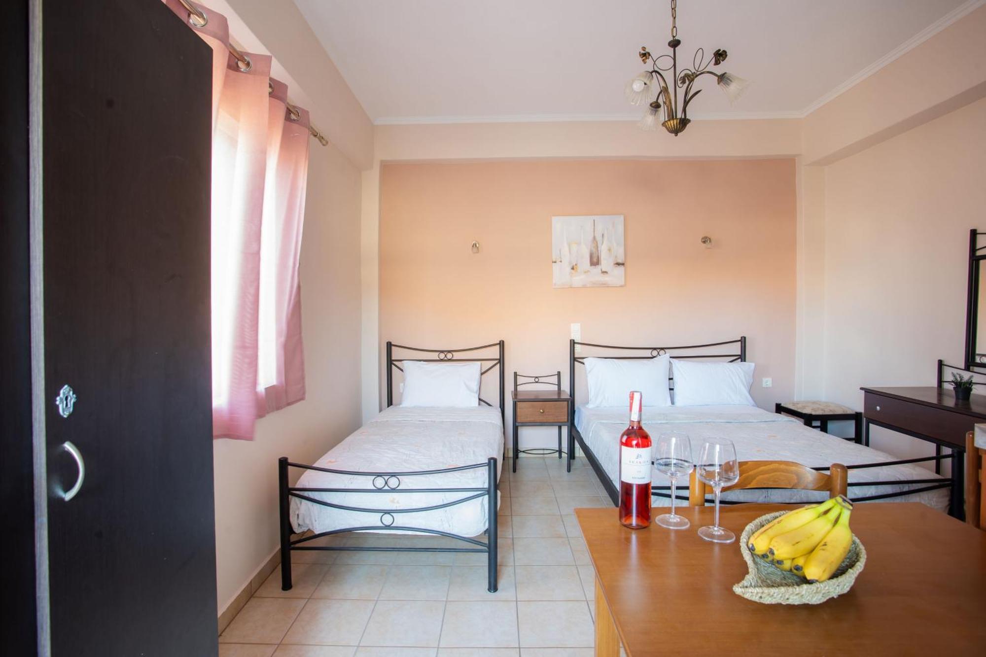 Eros Appartments Kalamítsi Стая снимка